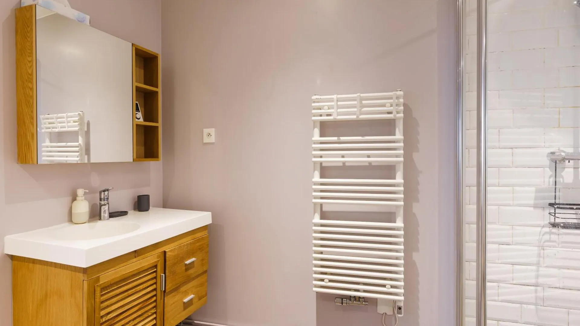 Bright And Airy 1Bd Apartment Quartier De La Gare Paris
